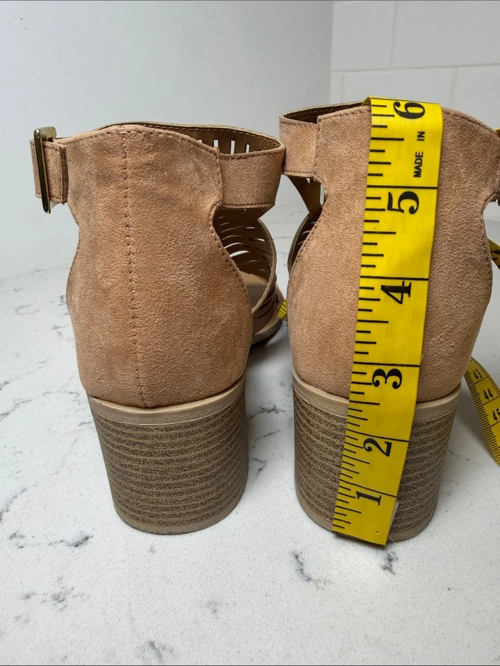 New Qupid Tan Suede Cutout Block Heel Sandals with Gold Buckle Size 9